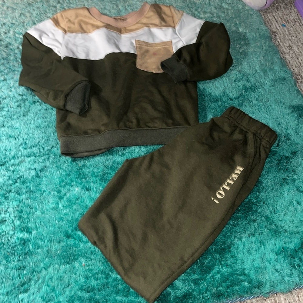 Cute boys sweatsuit